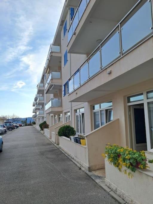 Holiday Home Apartment Budva Eksteriør billede